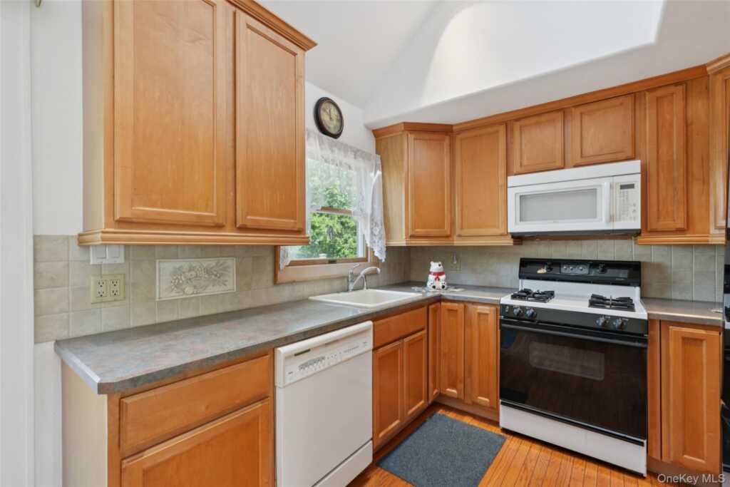 1 Kent Street, New City, NY 10956 - Photo 15 of 50