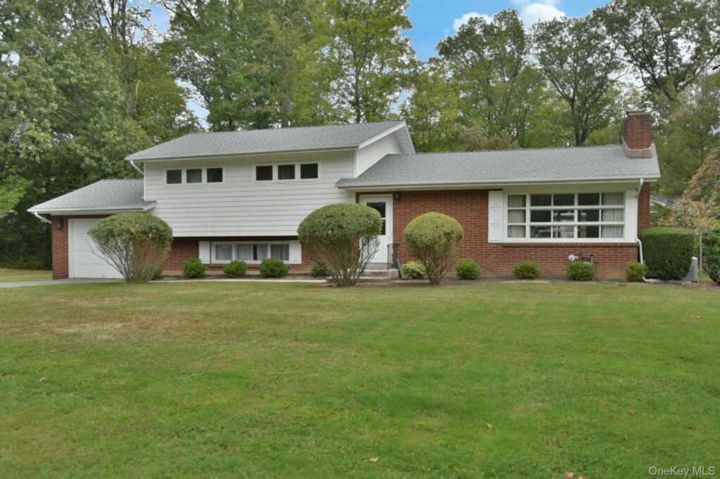 4 Susan Drive, New City, NY 10956