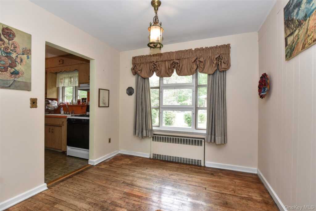 4 Susan Drive, New City, NY 10956 - Photo 10 of 29