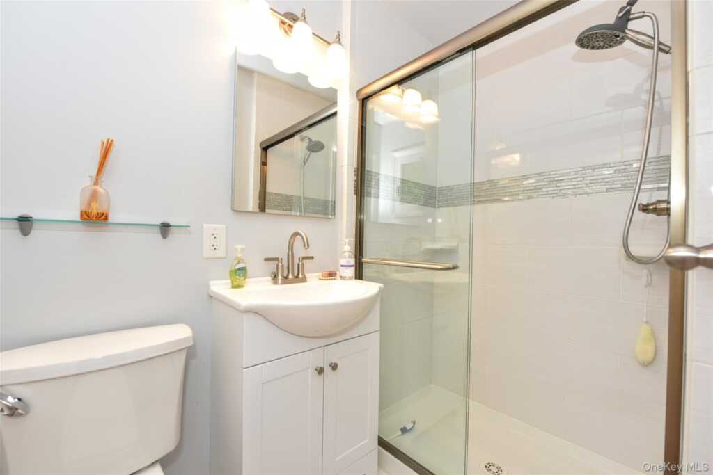 4 Susan Drive, New City, NY 10956 - Photo 16 of 29