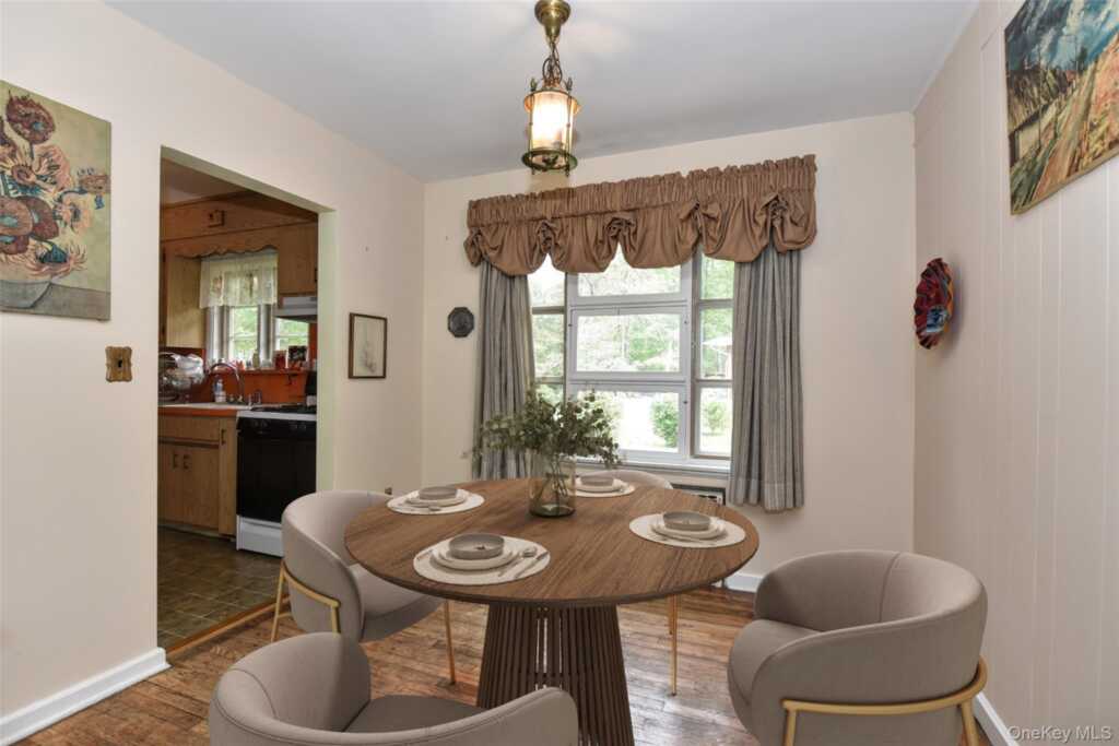 4 Susan Drive, New City, NY 10956 - Photo 9 of 29