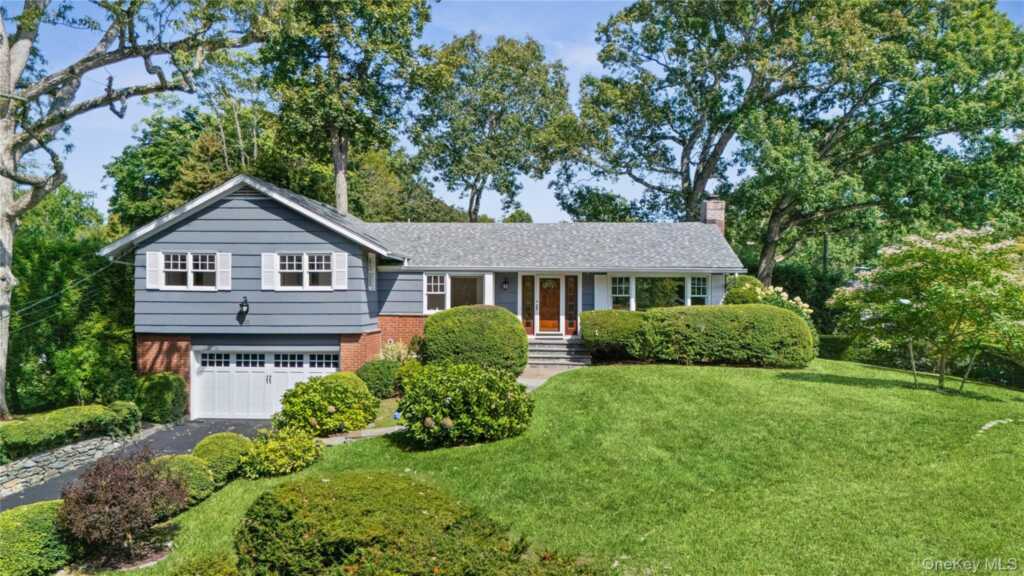 118 Winding Brook Road, New Rochelle, NY 10804