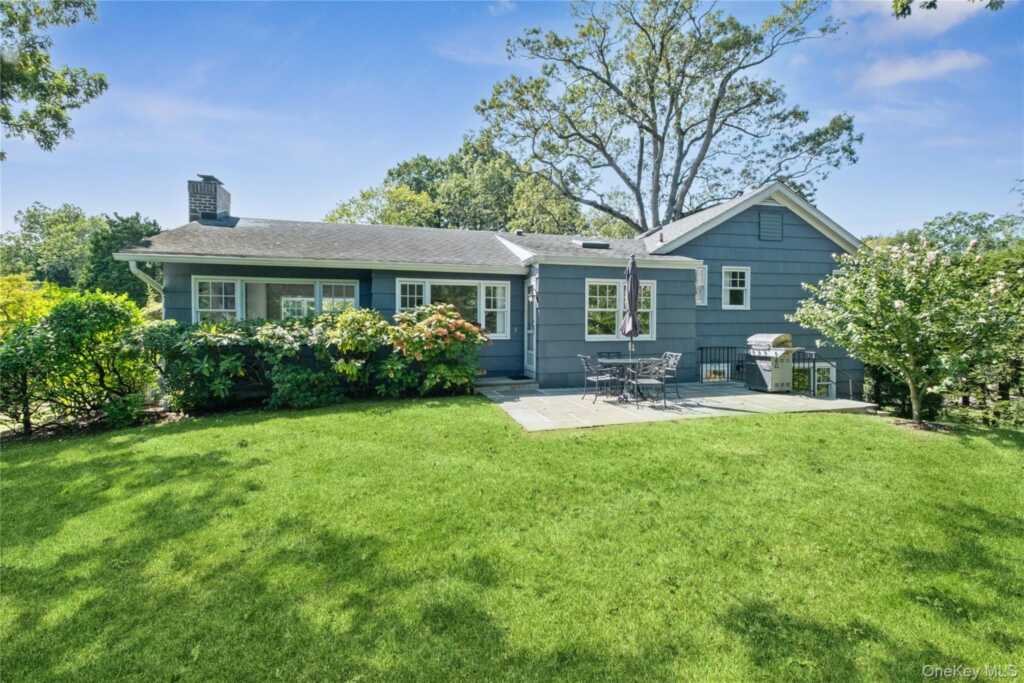 118 Winding Brook Road, New Rochelle, NY 10804 - Photo 15 of 23