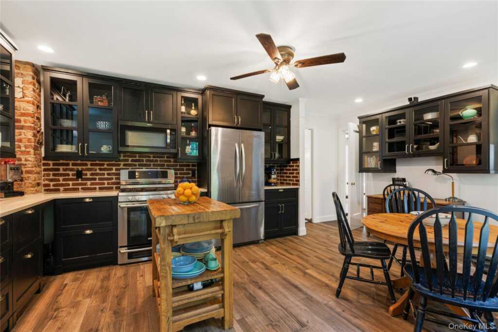 724 Stuart Avenue, Rye, NY 10543 - Photo 12 of 33