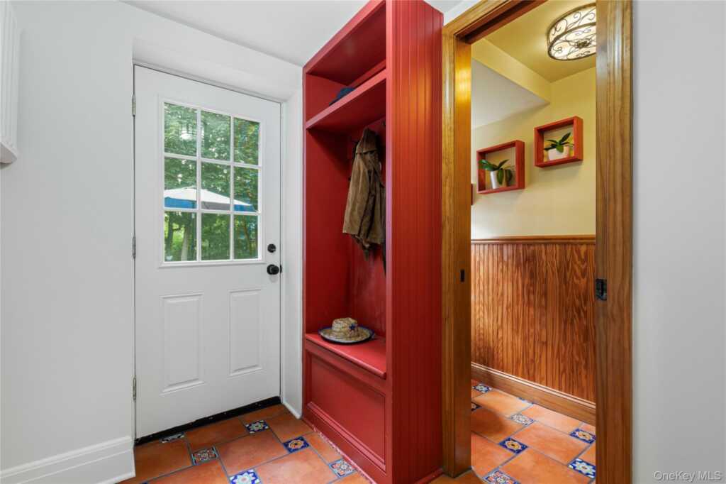 724 Stuart Avenue, Rye, NY 10543 - Photo 14 of 33
