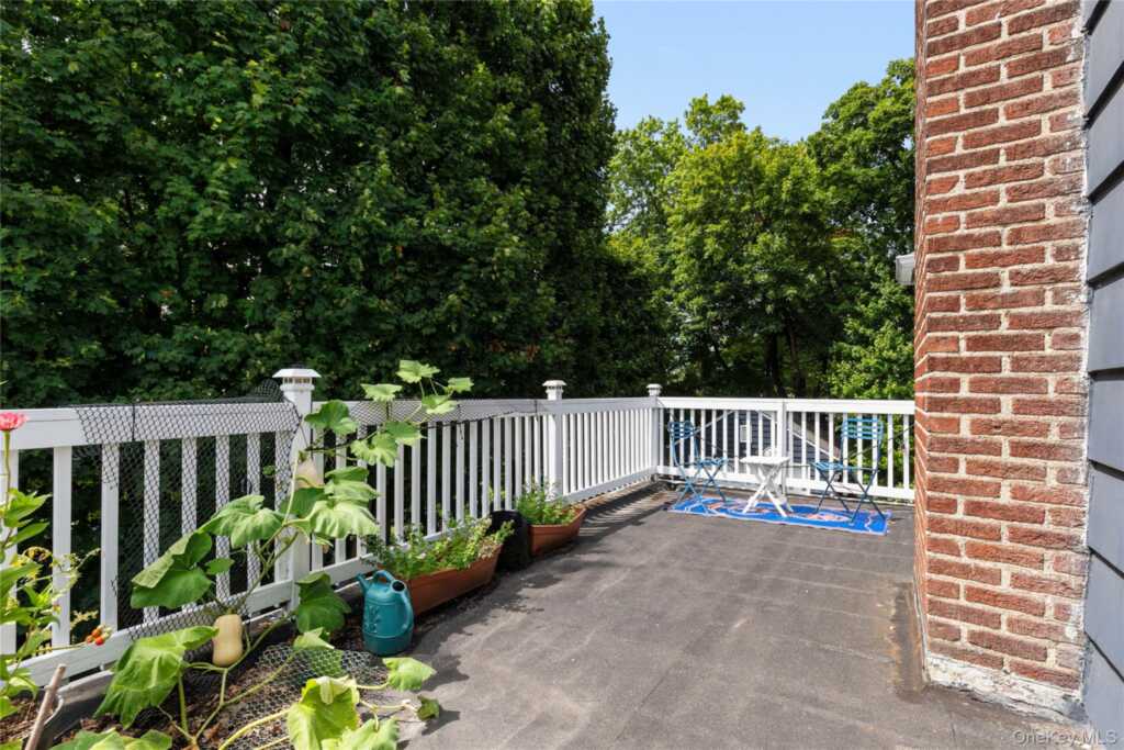 724 Stuart Avenue, Rye, NY 10543 - Photo 17 of 33