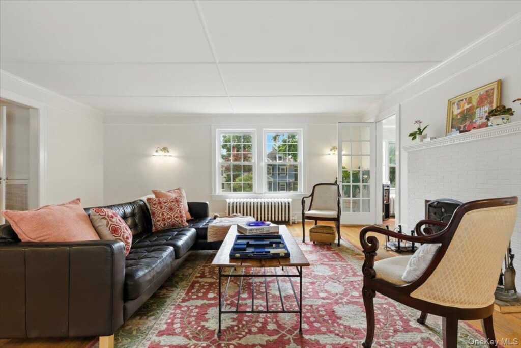 724 Stuart Avenue, Rye, NY 10543 - Photo 4 of 33