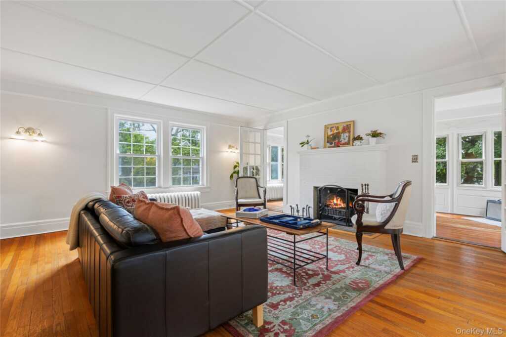 724 Stuart Avenue, Rye, NY 10543 - Photo 5 of 33