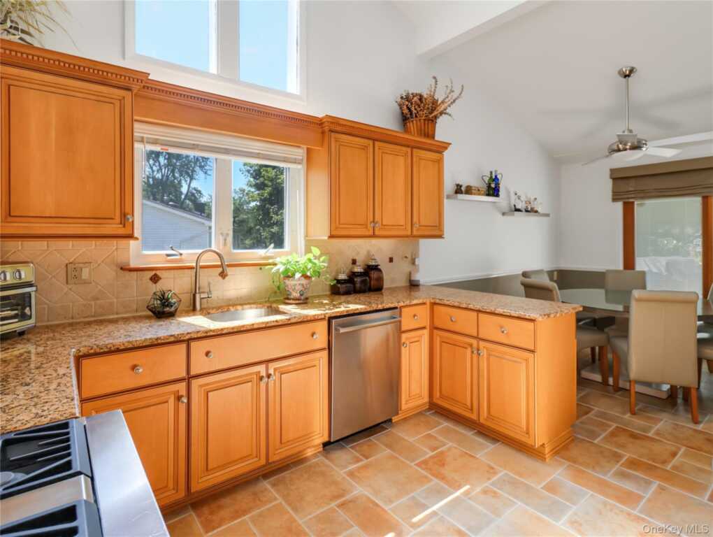 44 Yale Drive, New City, NY 10956 - Photo 12 of 42