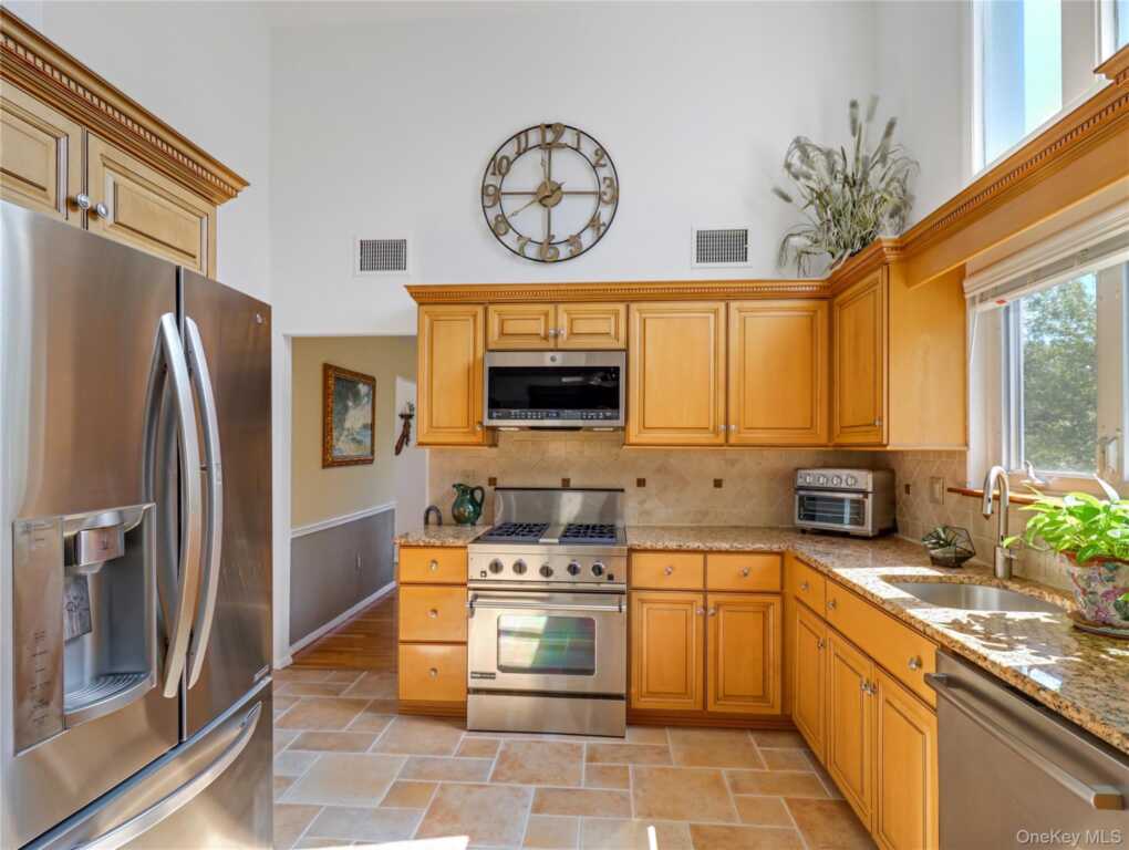 44 Yale Drive, New City, NY 10956 - Photo 13 of 42