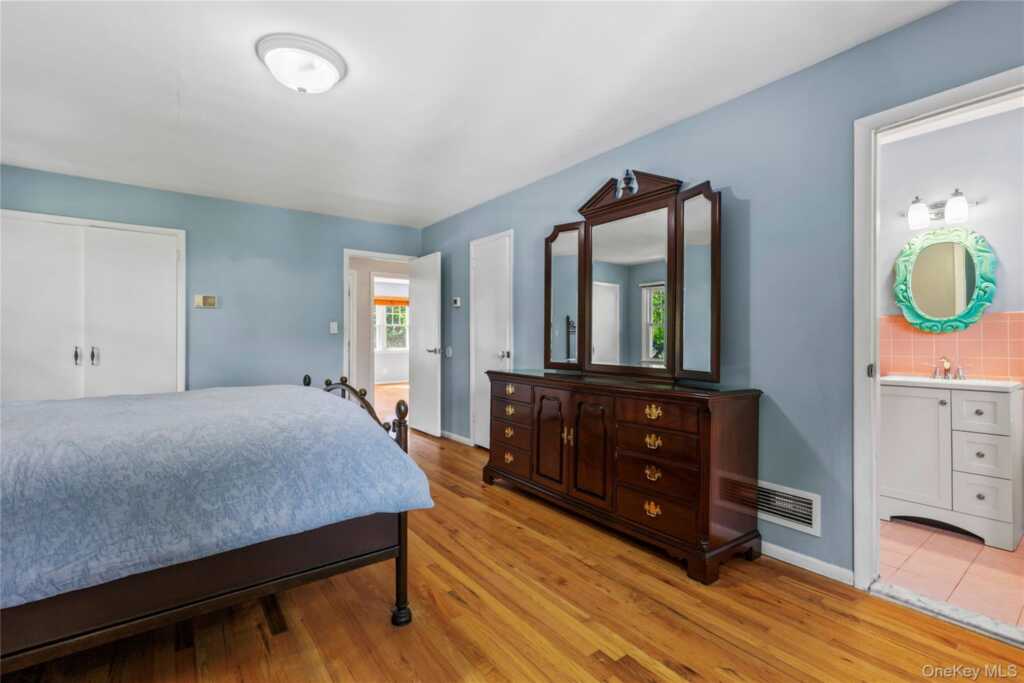 4 Mark Drive, Rye, NY 10573 - Photo 17 of 47