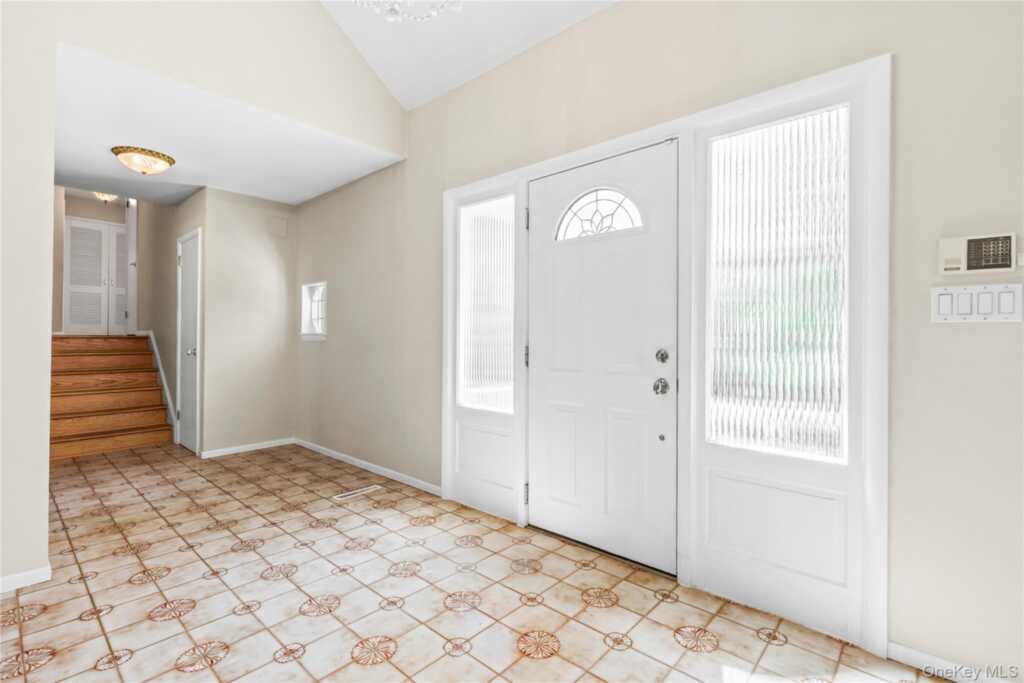 4 Mark Drive, Rye, NY 10573 - Photo 3 of 47