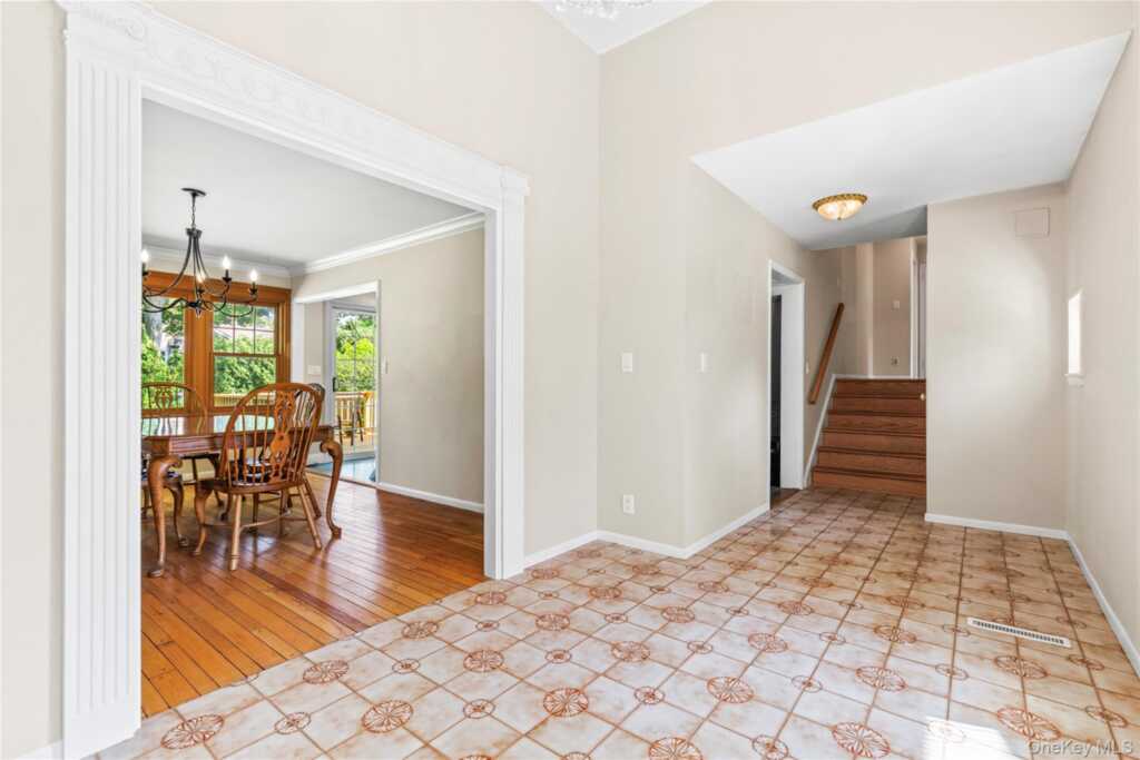 4 Mark Drive, Rye, NY 10573 - Photo 4 of 47