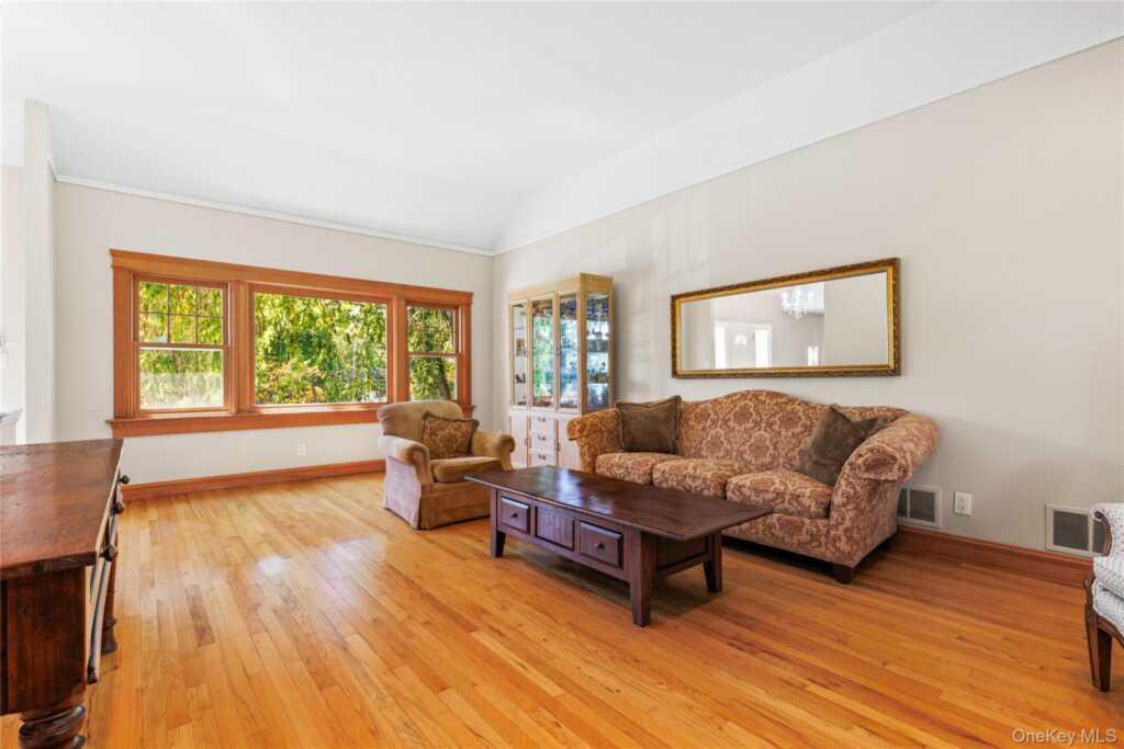 4 Mark Drive, Rye, NY 10573 - Photo 7 of 47