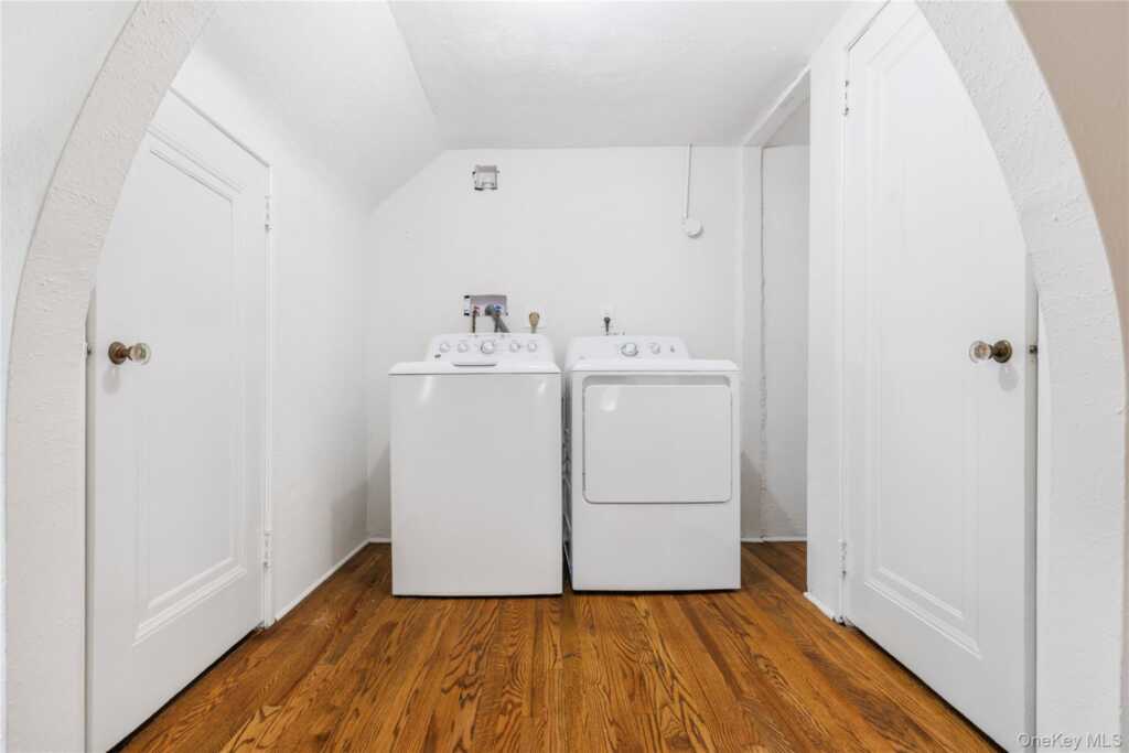 22 Ridge Boulevard, Rye, NY 10573 - Photo 15 of 25