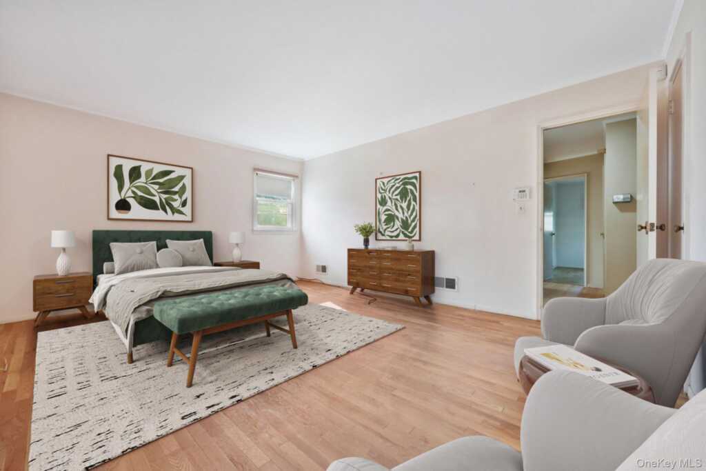 28 Hayhurst Road, New Rochelle, NY 10804 - Photo 11 of 26