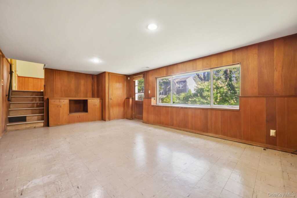 28 Hayhurst Road, New Rochelle, NY 10804 - Photo 21 of 26