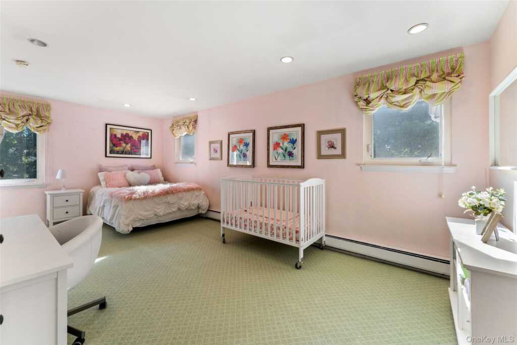 225 Country Ridge Road, New Rochelle, NY 10583 - Photo 17 of 29