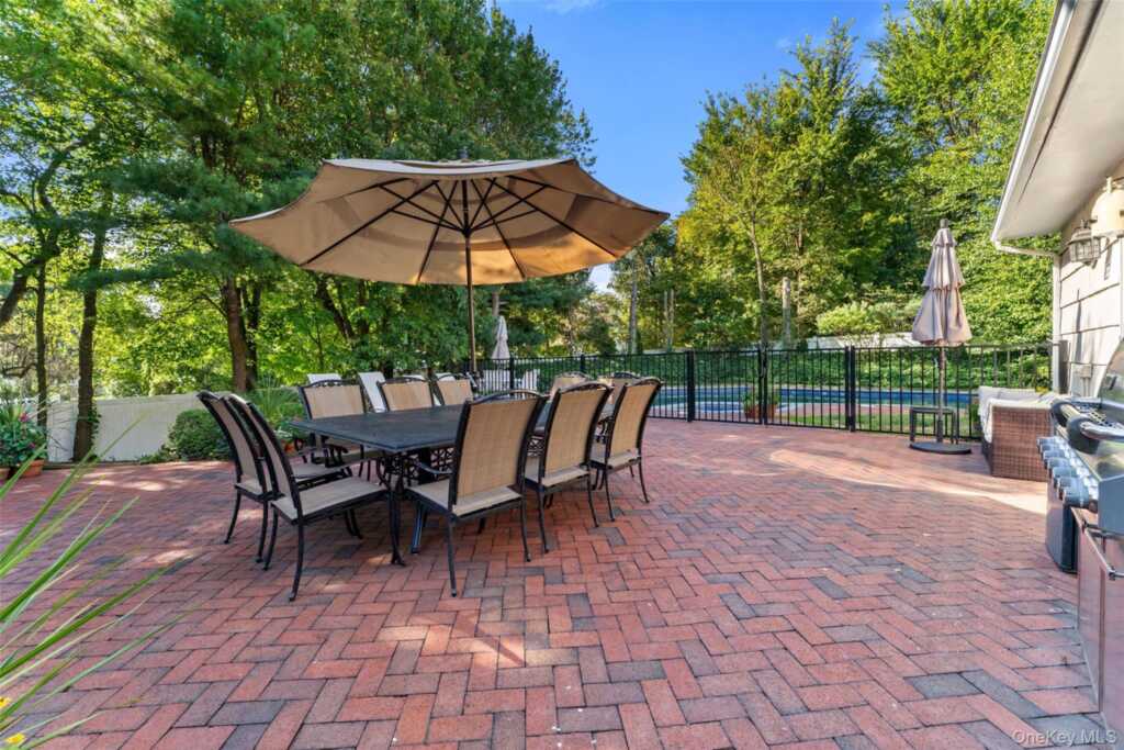 225 Country Ridge Road, New Rochelle, NY 10583 - Photo 21 of 29