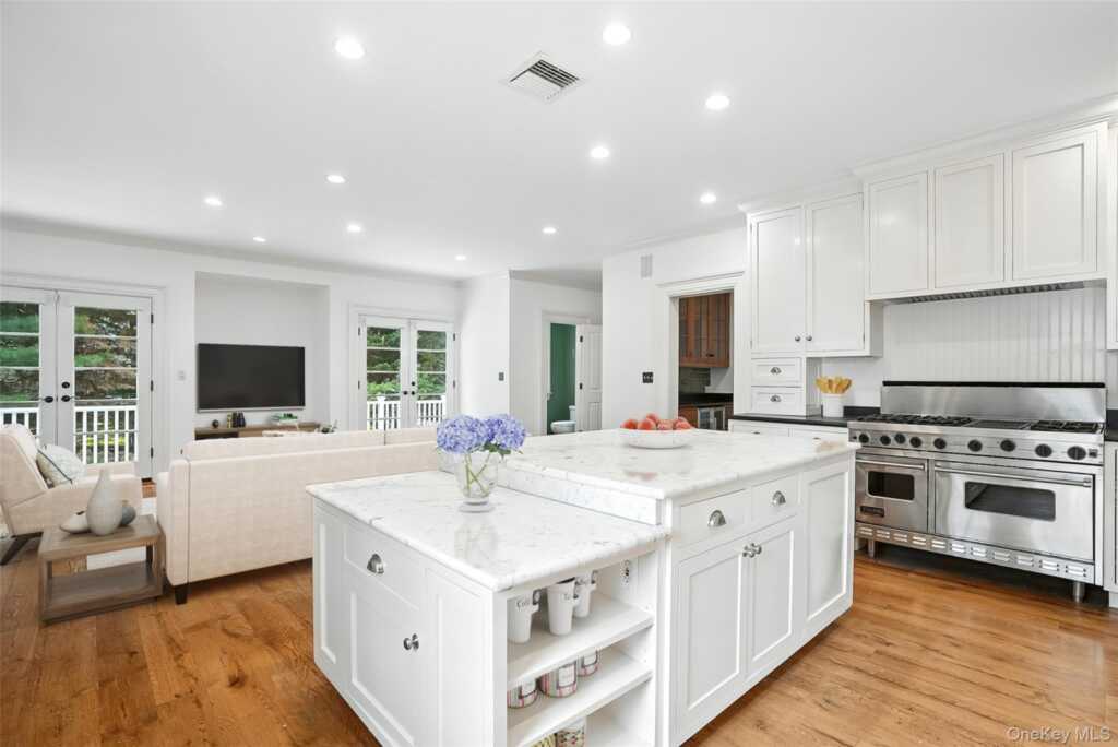 14 Mendota Avenue, Rye, NY 10580 - Photo 10 of 33