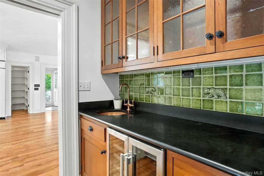 14 Mendota Avenue, Rye, NY 10580 - Photo 12 of 33