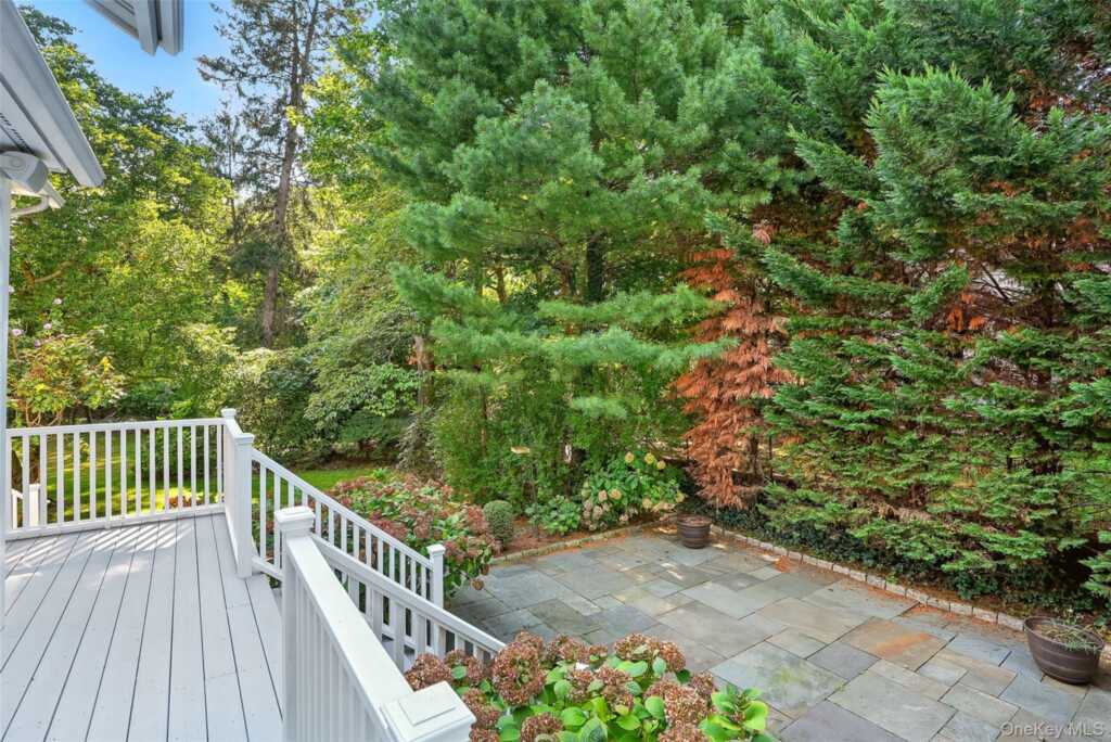 14 Mendota Avenue, Rye, NY 10580 - Photo 26 of 33
