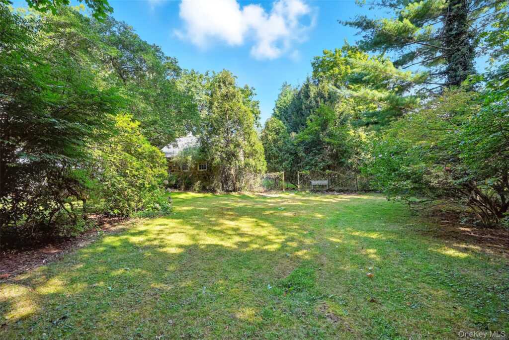 14 Mendota Avenue, Rye, NY 10580 - Photo 28 of 33
