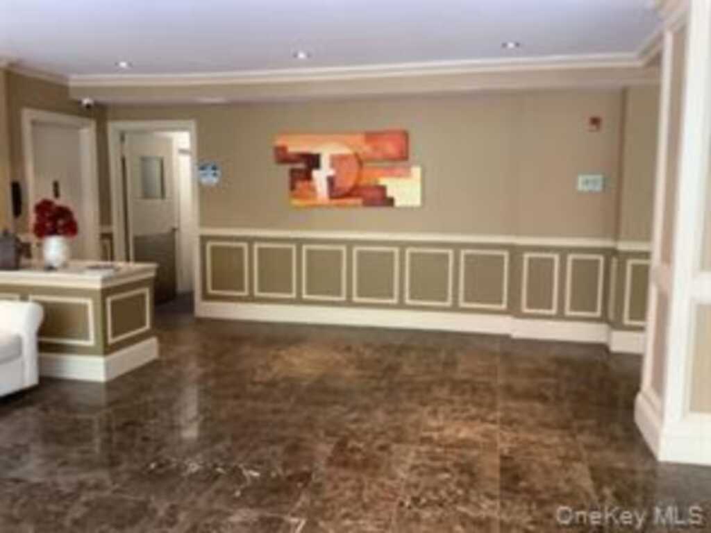 16 Lake Street, Unit #7J, White Plains, NY 10603 - Photo 2 of 9