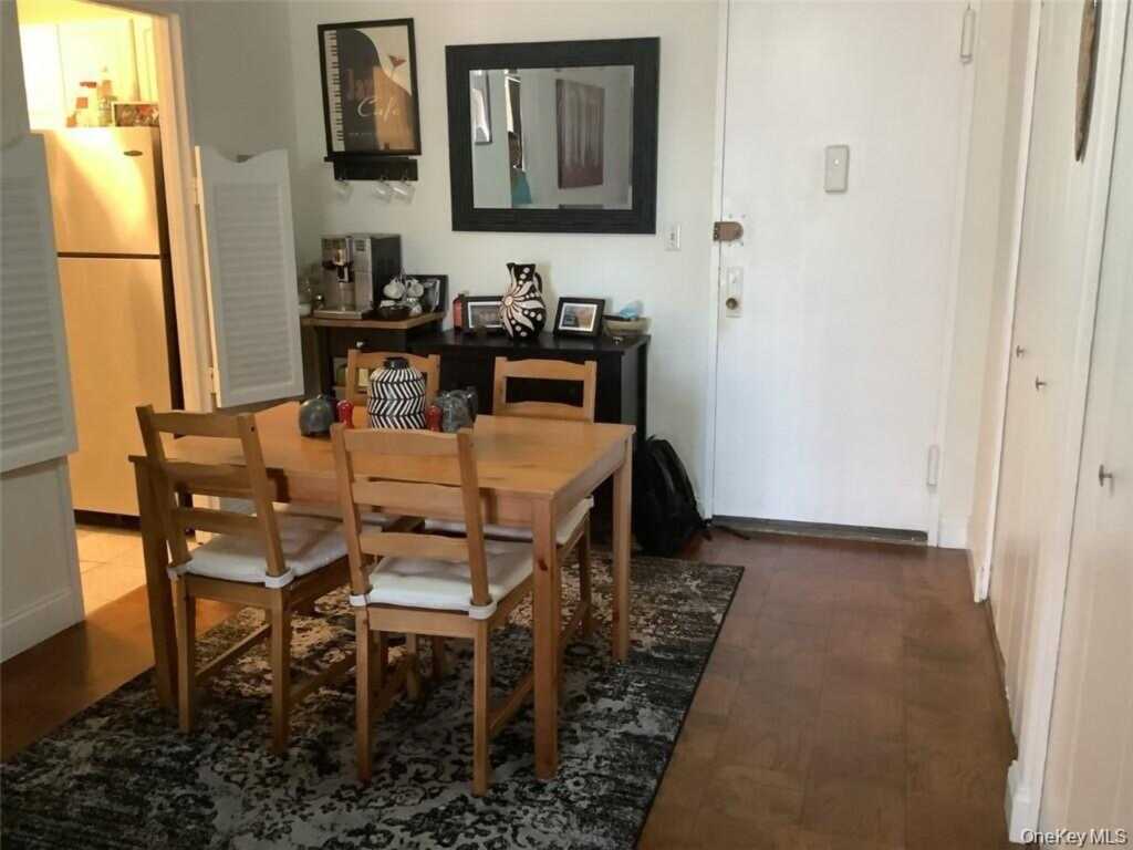 16 Lake Street, Unit #7J, White Plains, NY 10603 - Photo 5 of 9