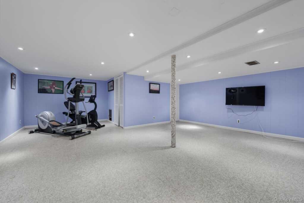 7 Crestwood Lane, New Rochelle, NY 10804 - Photo 26 of 41
