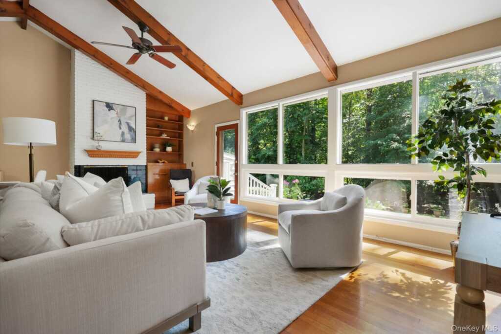 7 Crestwood Lane, New Rochelle, NY 10804 - Photo 3 of 41