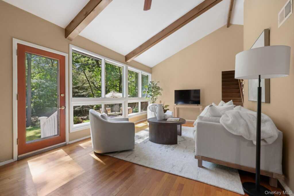 7 Crestwood Lane, New Rochelle, NY 10804 - Photo 7 of 41