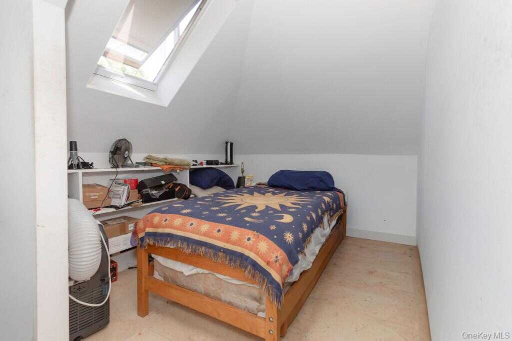 246 Weyman Avenue, New Rochelle, NY 10805 - Photo 10 of 48