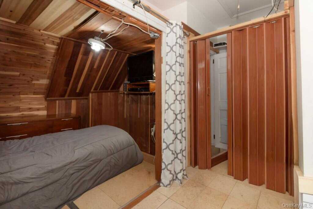 246 Weyman Avenue, New Rochelle, NY 10805 - Photo 14 of 48