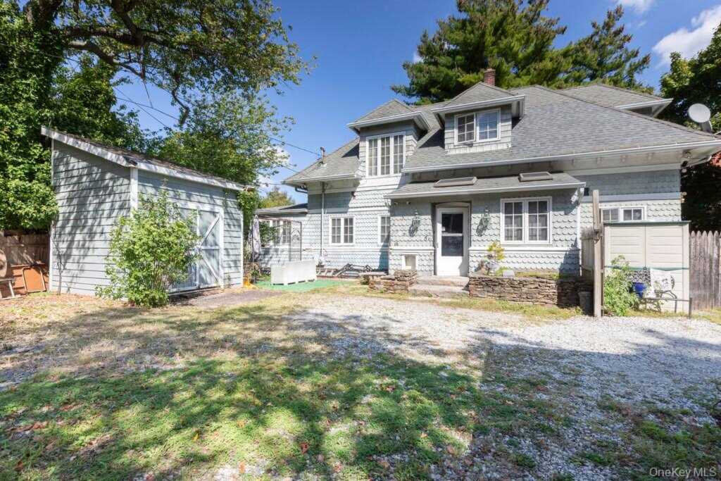 246 Weyman Avenue, New Rochelle, NY 10805 - Photo 2 of 48