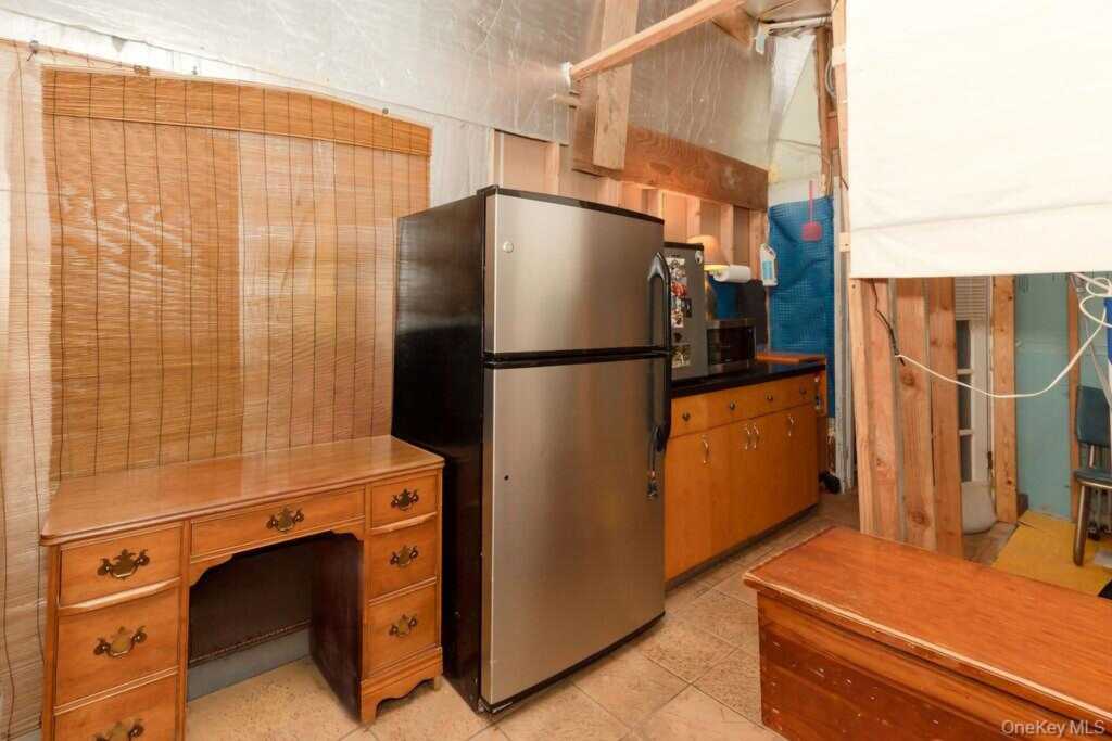 246 Weyman Avenue, New Rochelle, NY 10805 - Photo 25 of 48