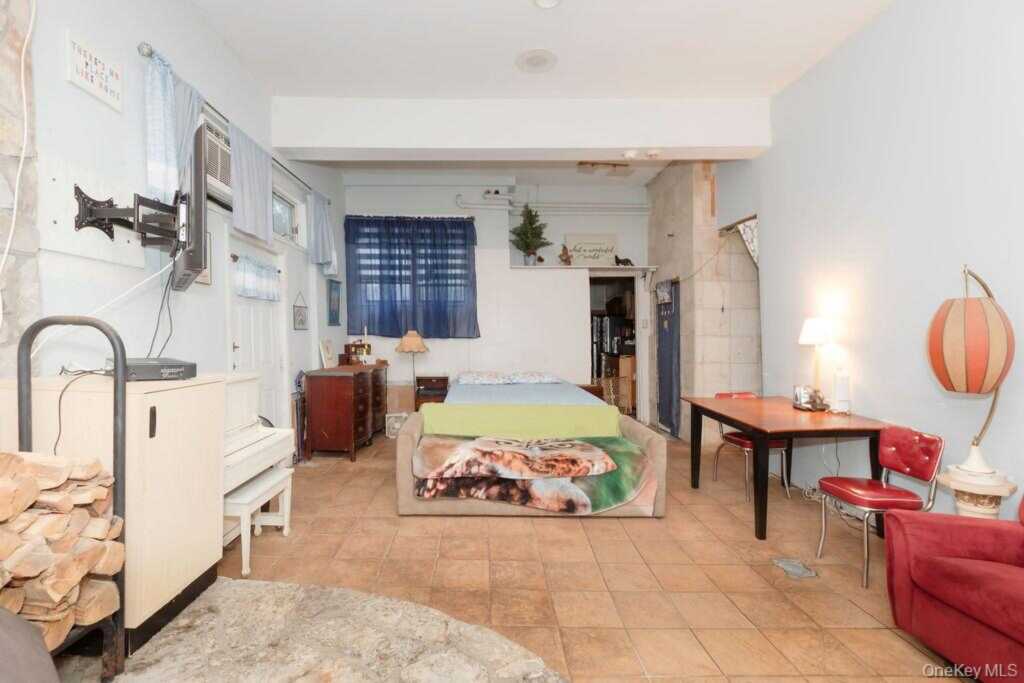 246 Weyman Avenue, New Rochelle, NY 10805 - Photo 26 of 48