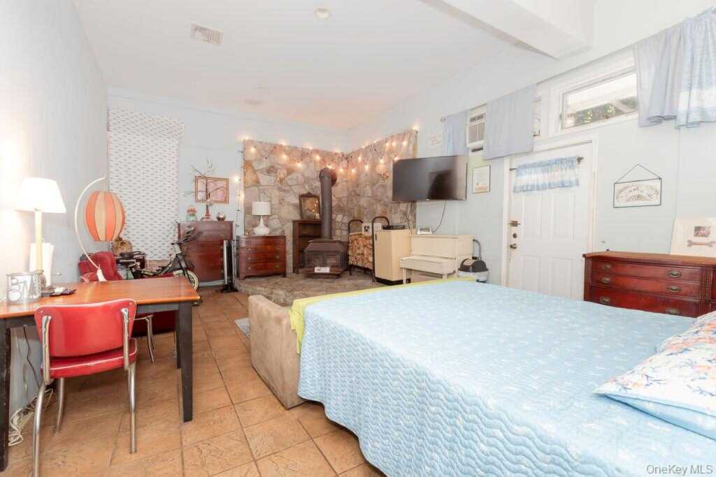 246 Weyman Avenue, New Rochelle, NY 10805 - Photo 27 of 48