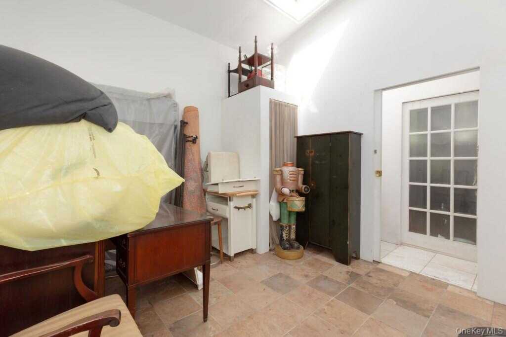 246 Weyman Avenue, New Rochelle, NY 10805 - Photo 37 of 48