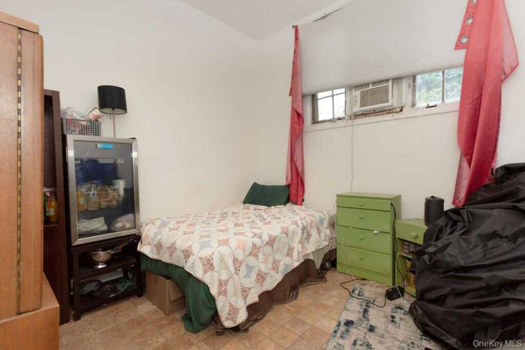 246 Weyman Avenue, New Rochelle, NY 10805 - Photo 38 of 48