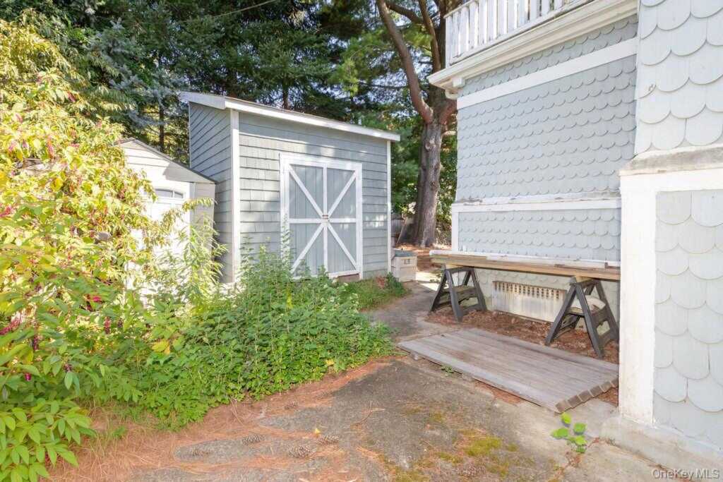 246 Weyman Avenue, New Rochelle, NY 10805 - Photo 40 of 48