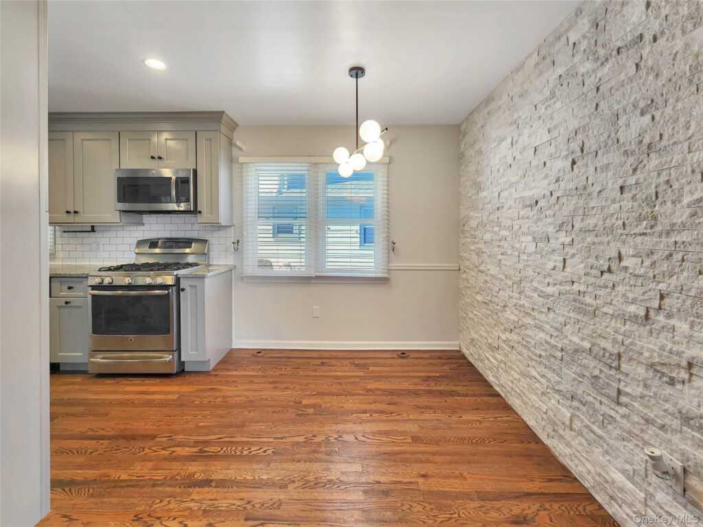 7 Ronalds Avenue, New Rochelle, NY 10801 - Photo 6 of 14