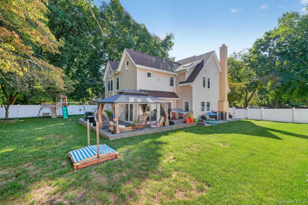717 Westchester Avenue, Rye, NY 10573 - Photo 32 of 35