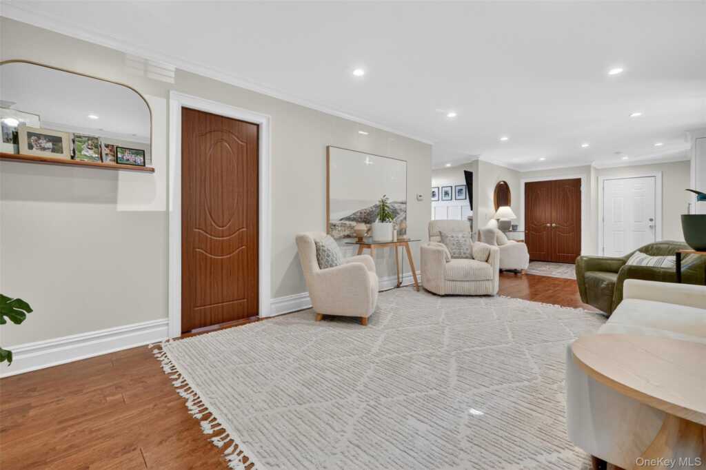 717 Westchester Avenue, Rye, NY 10573 - Photo 6 of 35