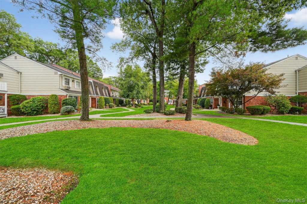 218 Doxbury Lane, Suffern, NY 10901 - Photo 19 of 20