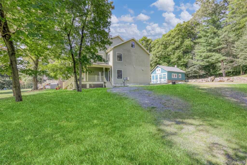 5 Lake Road, Suffern, NY 10901 - Photo 2 of 18