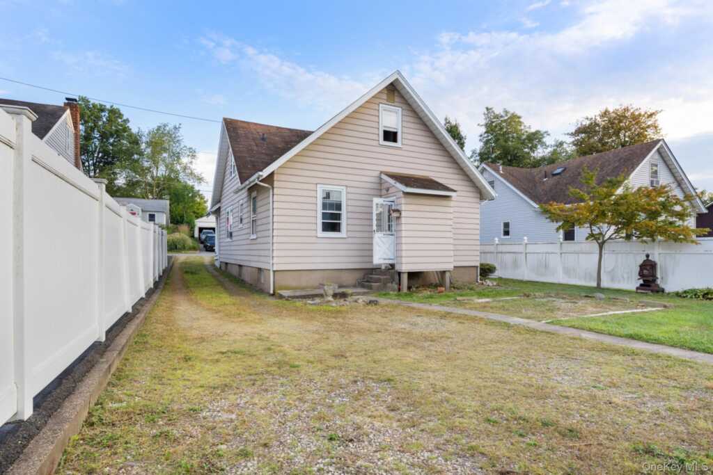 16 Oak Terrace, Suffern, NY 10901 - Photo 24 of 26