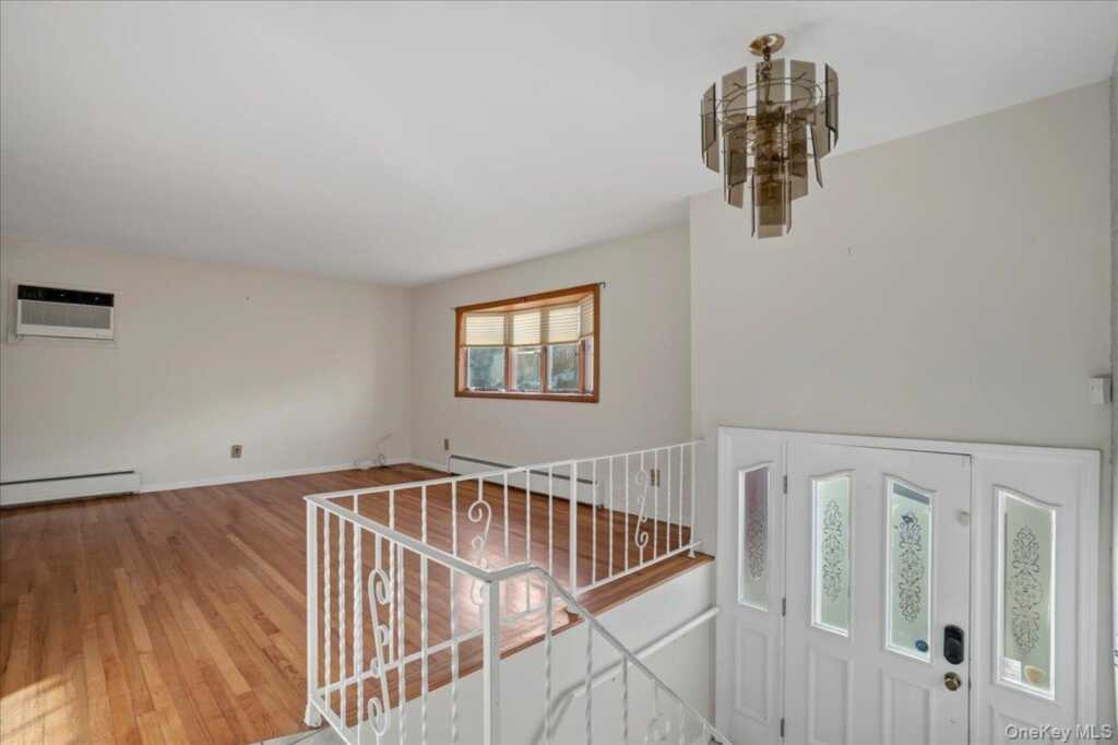 24 Govan Drive, Stony Point, NY 10980 - Photo 2 of 26