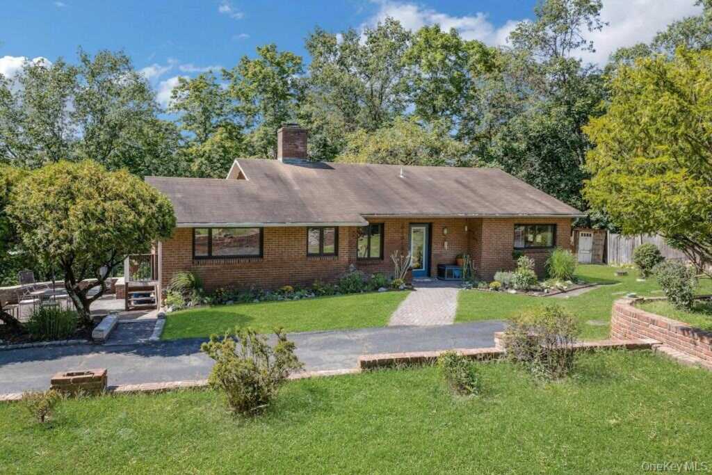 2 Buttermilk Falls, Nyack, NY 10960