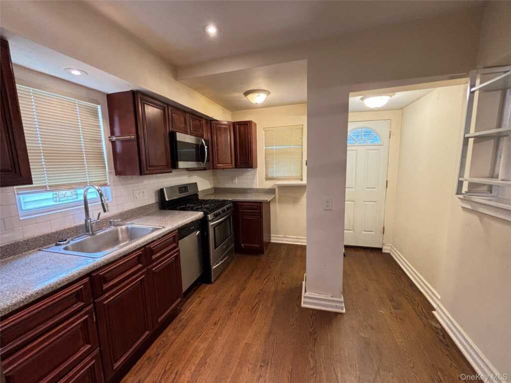 45 John Street, New Rochelle, NY 10805 - Photo 6 of 14